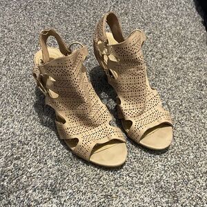 Stylish Tan Women's Sandals